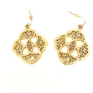 Kendra Scott signature drop earrings